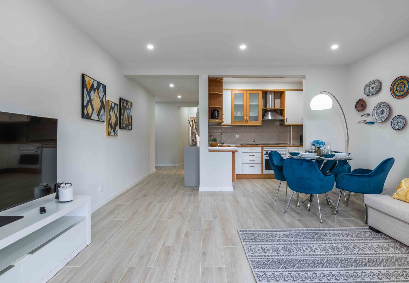 Apartamento em Albufeira - Casa Santa Maria - Sea View - 500m to Beach - WiFi