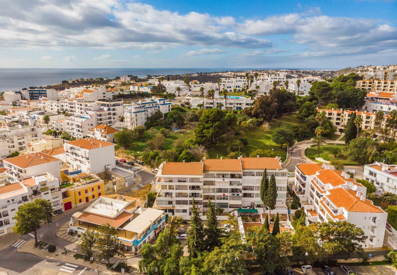 Apartamento em Albufeira - Casa Santa Maria - Sea View - 500m to Beach - WiFi