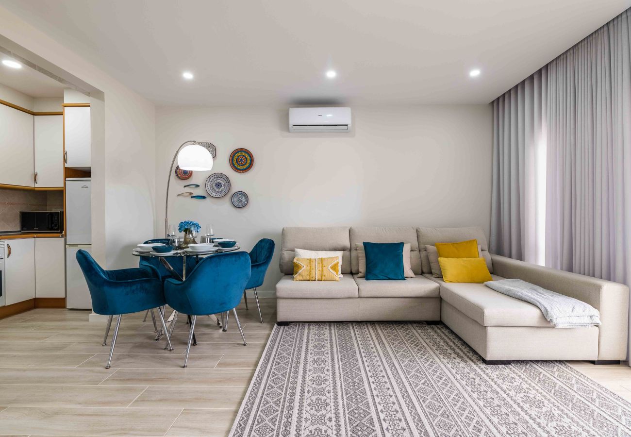 Apartamento em Albufeira - Casa Santa Maria - Sea View - 500m to Beach - WiFi