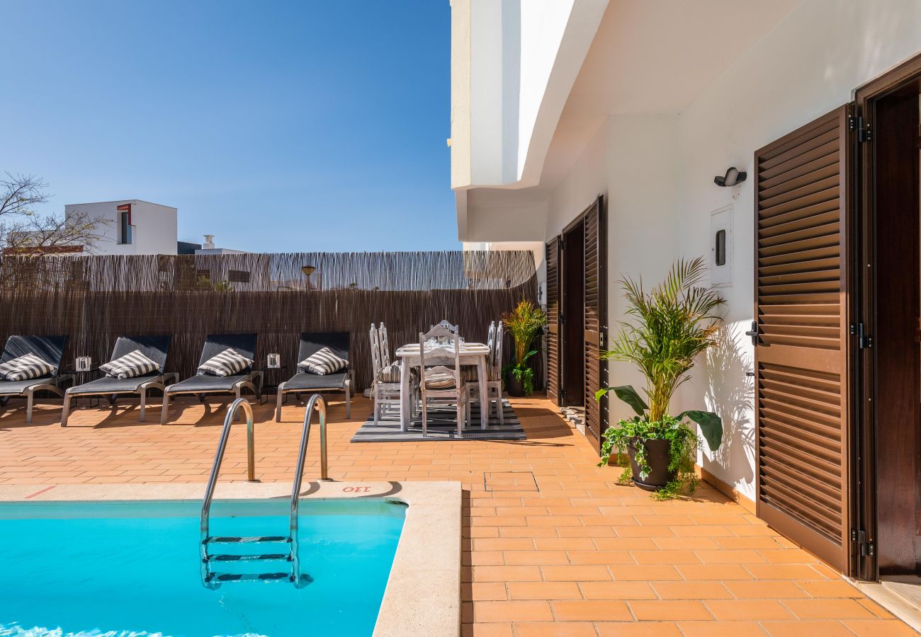 Villa em Guia - Villa Canto Ii - 500m from the Beach -Private Pool