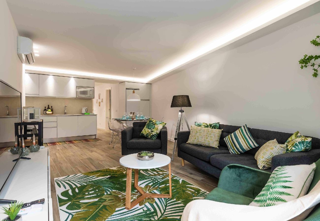 Apartamento em Albufeira - Downtown Albufeira 3-Bedroom Luxury Apartment