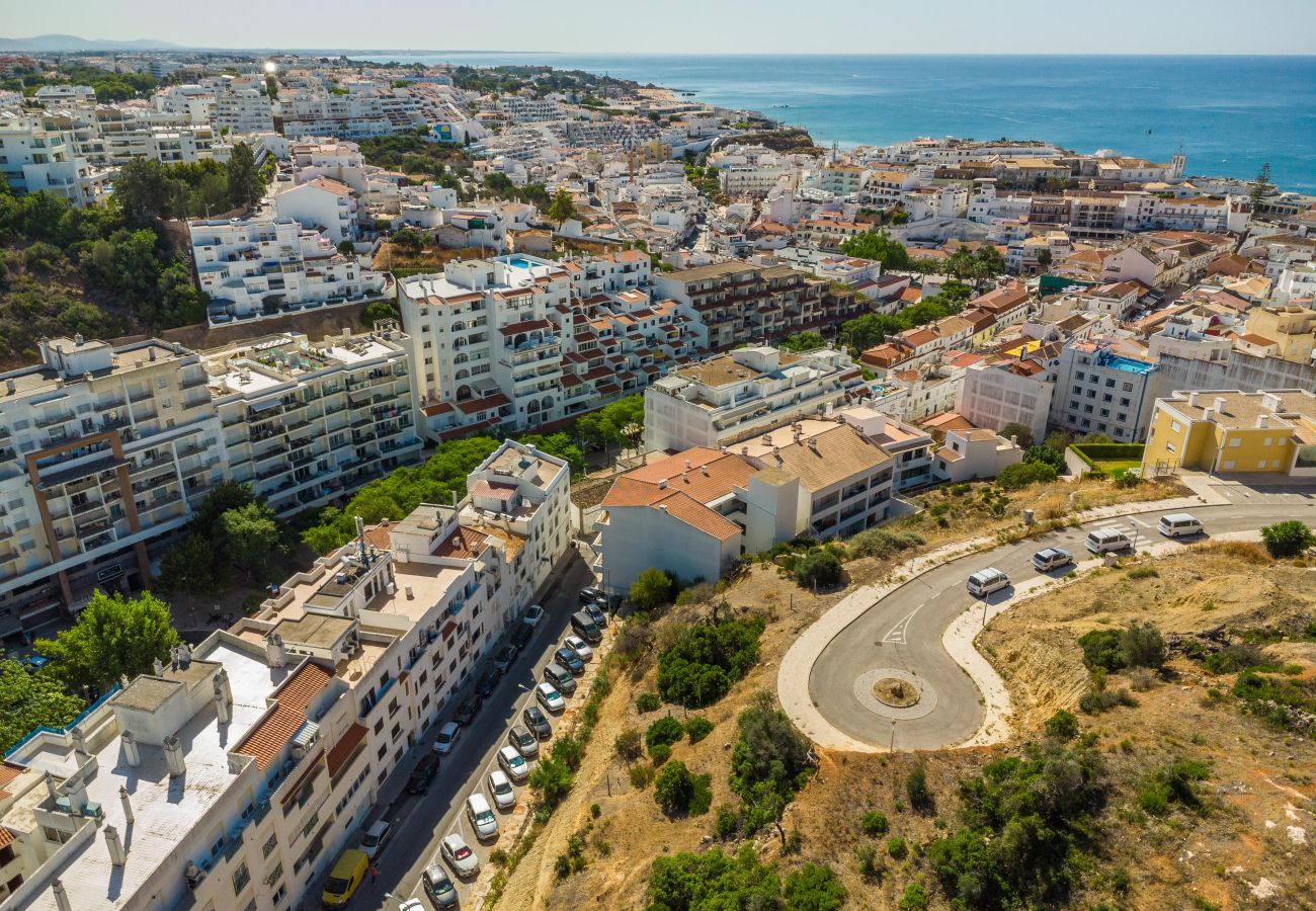 Apartamento em Albufeira - Downtown Albufeira 3-Bedroom Luxury Apartment