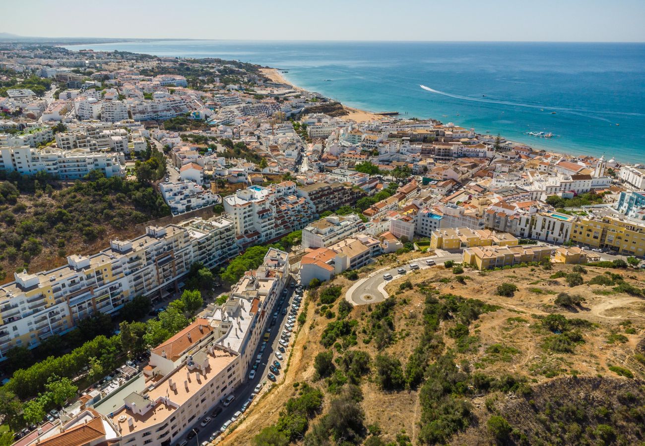 Apartamento em Albufeira - Downtown Albufeira 3-Bedroom Luxury Apartment