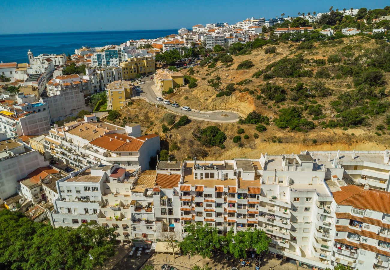 Apartamento em Albufeira - Downtown Albufeira 3-Bedroom Luxury Apartment