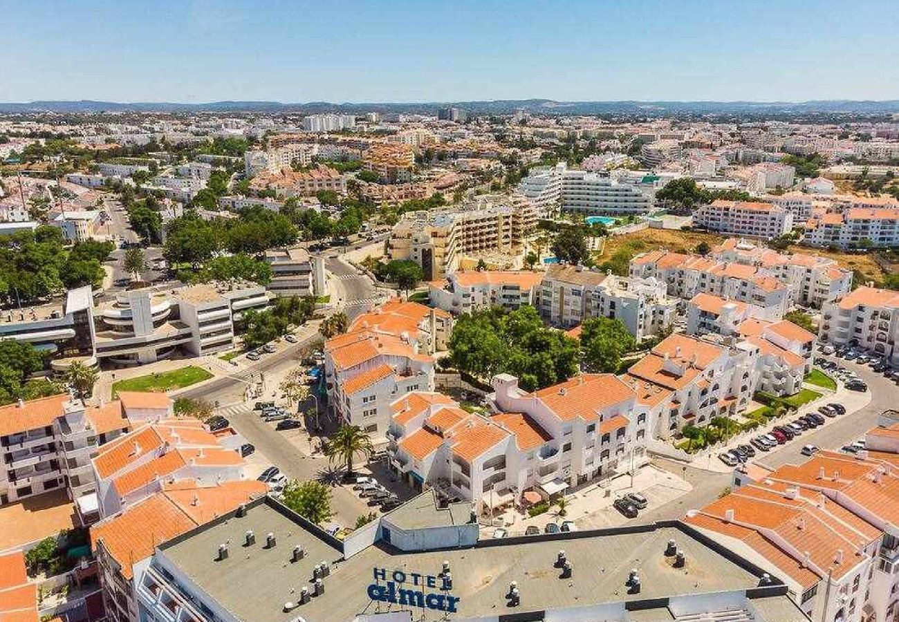 Apartamento em Albufeira - Central Town 2-Bedroom Luxury Apartment Albufeira