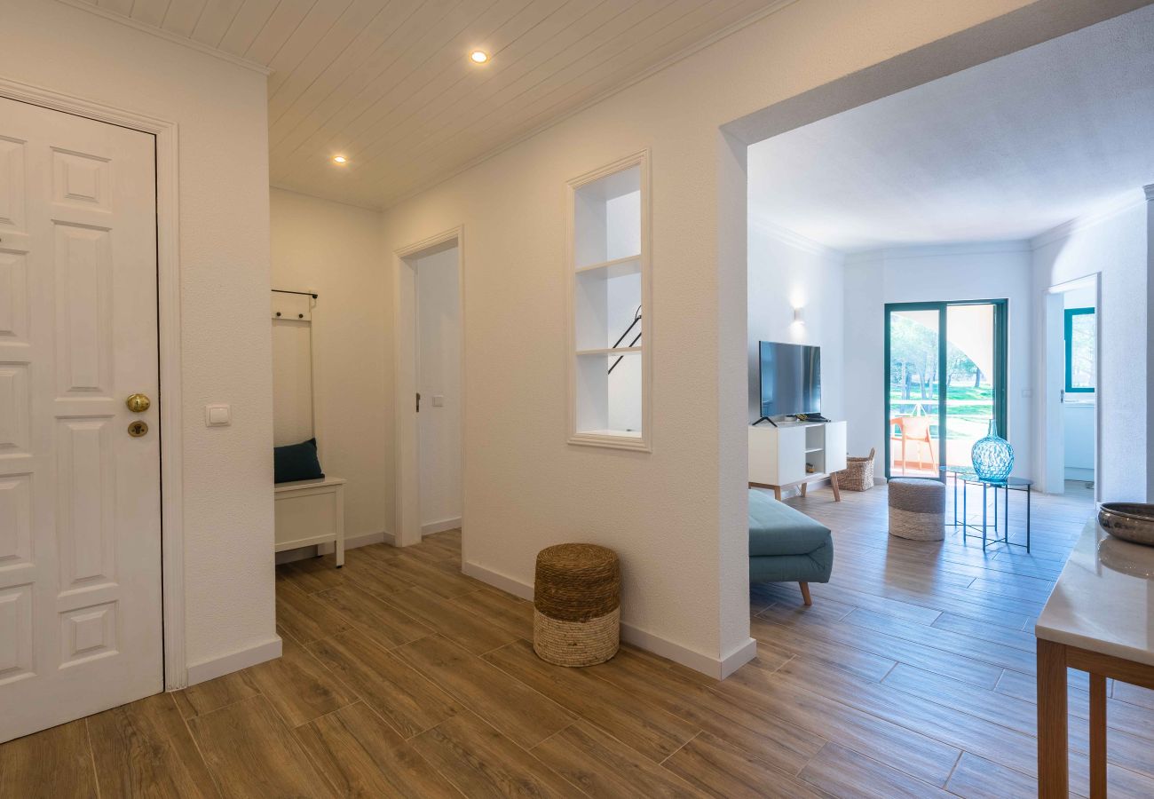 Apartamento em Guia - Salgados 1 Bedroom Apartment - 500m da Praia