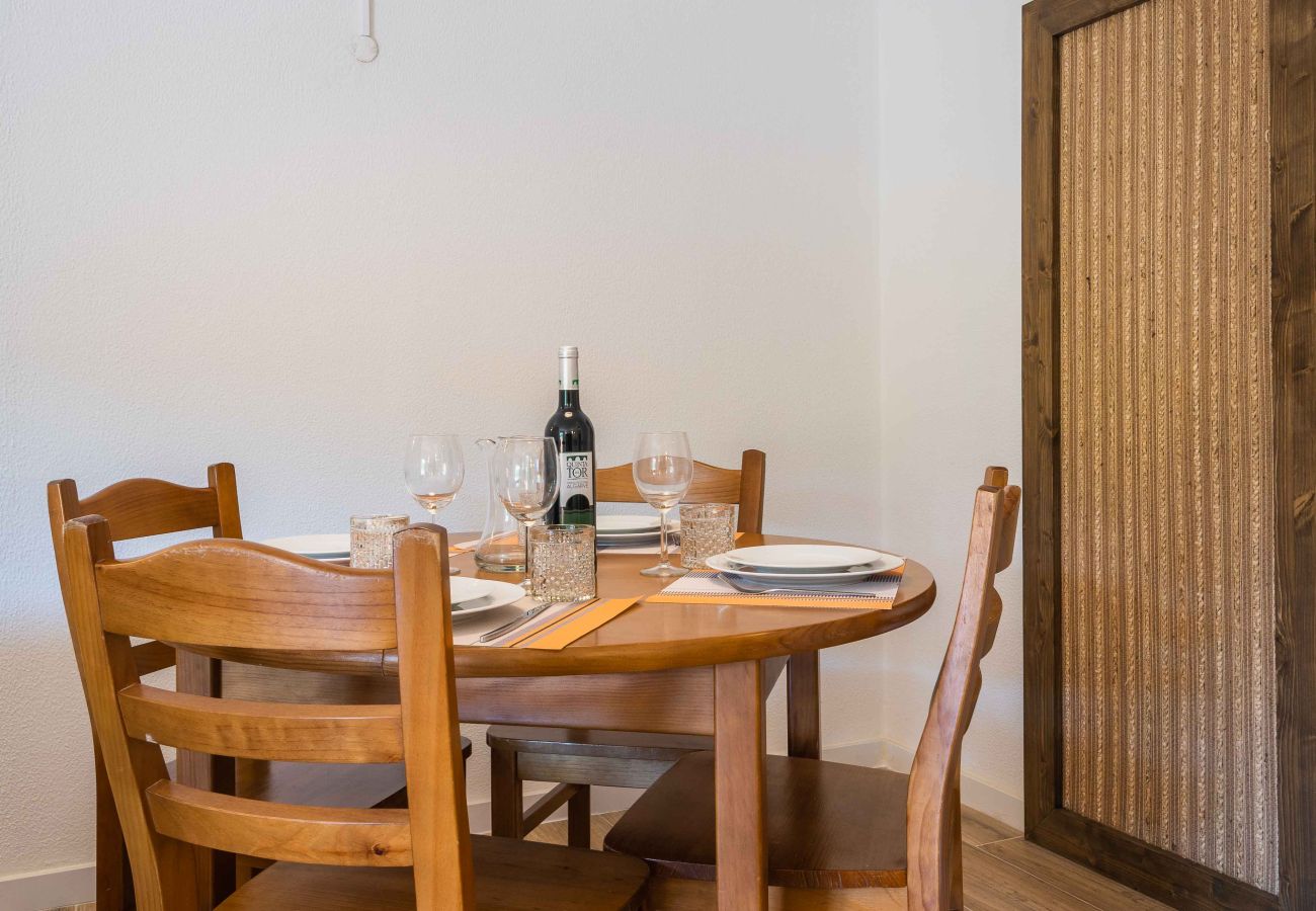 Apartamento em Guia - Salgados 1 Bedroom Apartment - 500m da Praia