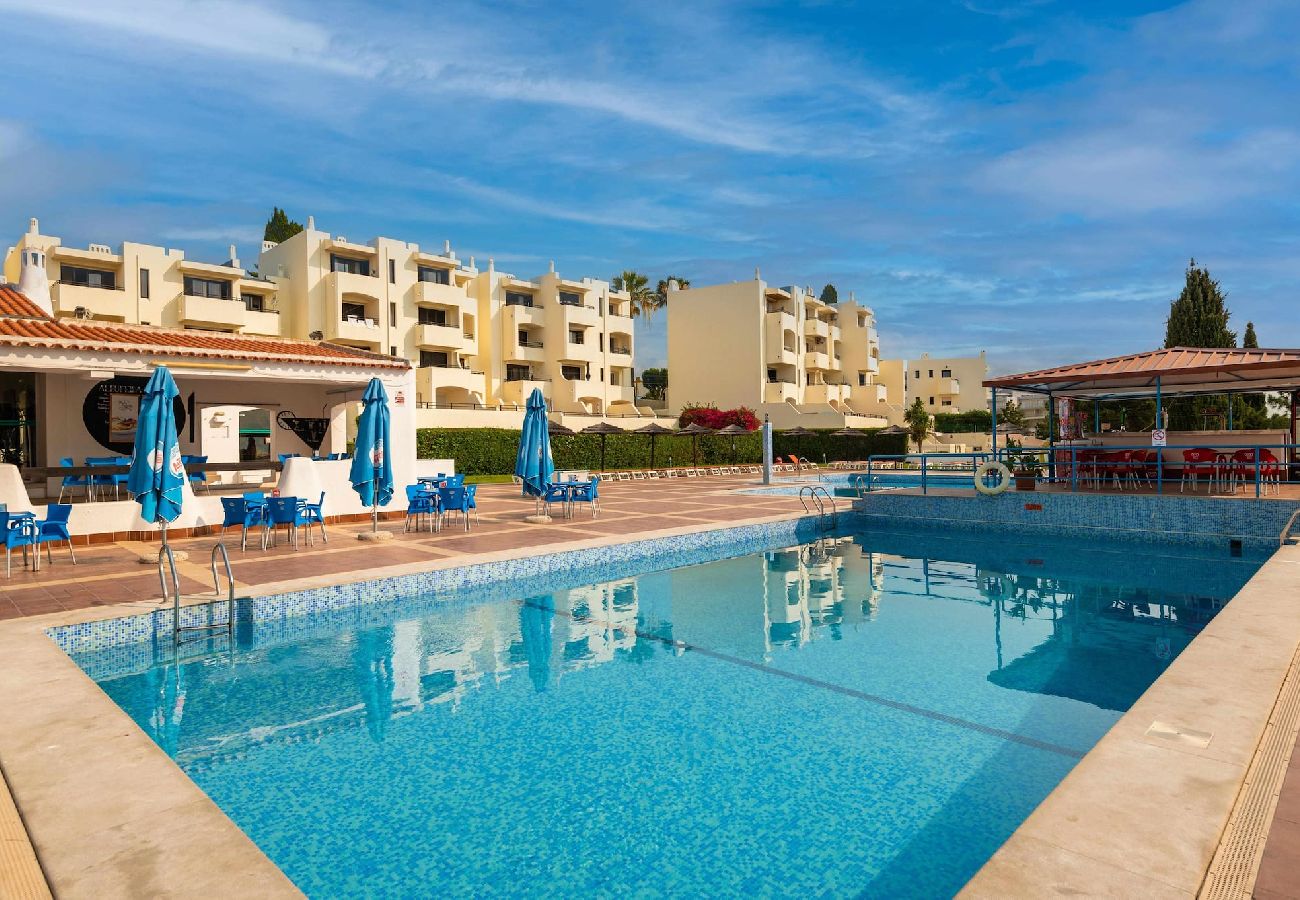 Apartamento em Albufeira - Studio W/ Sea View & Free Wi-Fi