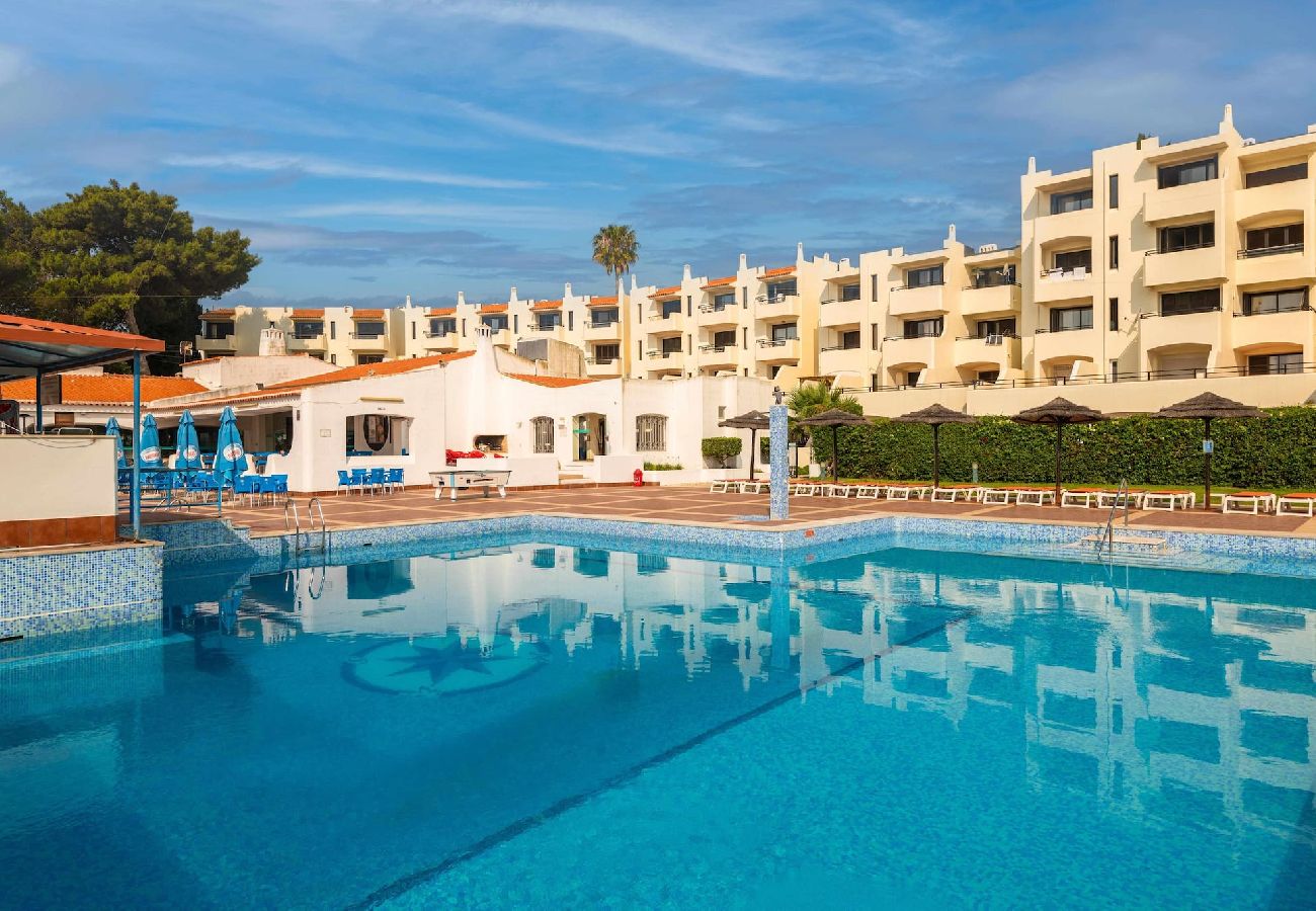 Apartamento em Albufeira - Studio W/ Sea View & Free Wi-Fi