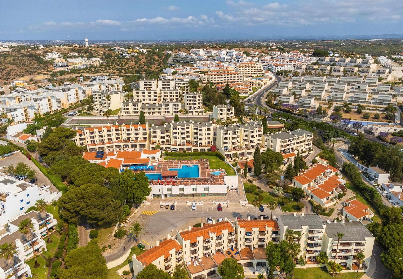 Apartamento em Albufeira - Studio W/ Sea View & Free Wi-Fi