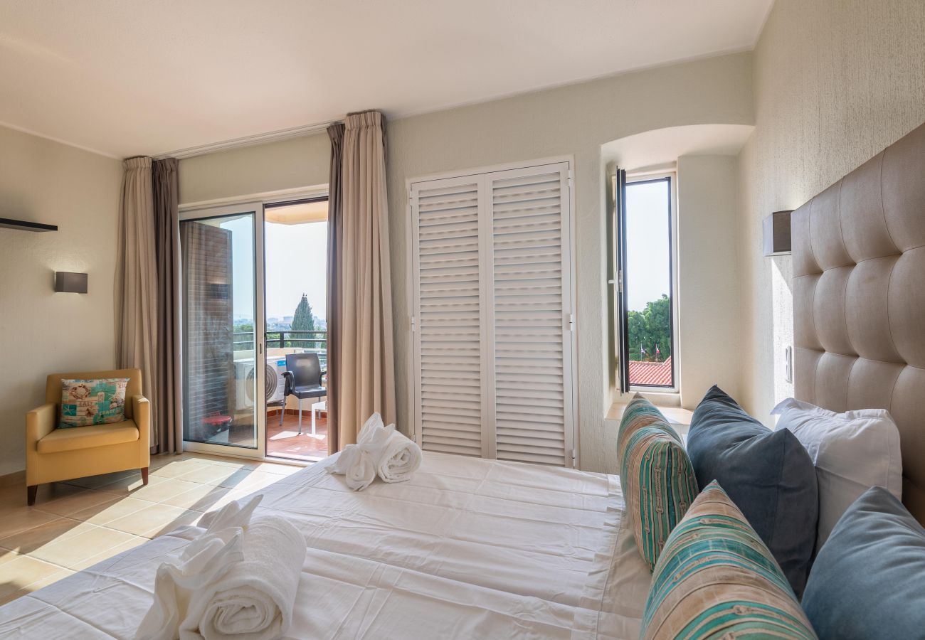 Apartamento em Albufeira - Studio W/ Sea View & Free Wi-Fi