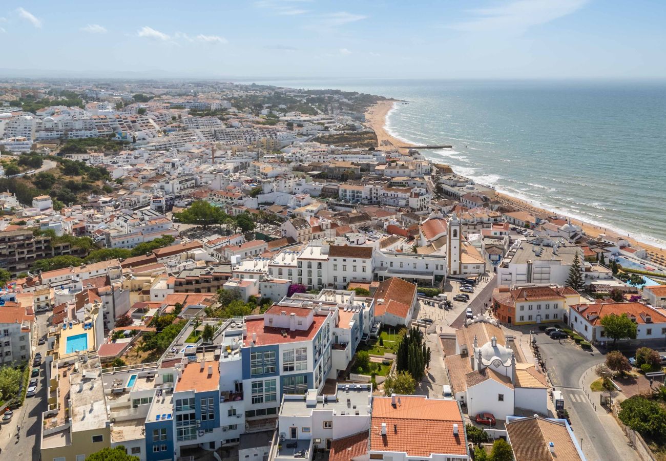 Apartamento em Albufeira - Old Town Bayview T1 w/ Pool - 350m to beach