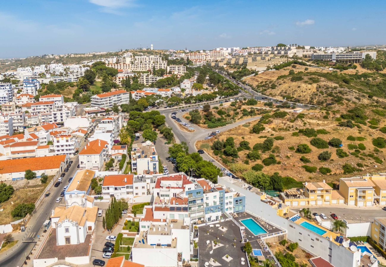 Apartamento em Albufeira - Old Town Bayview T1 w/ Pool - 350m to beach