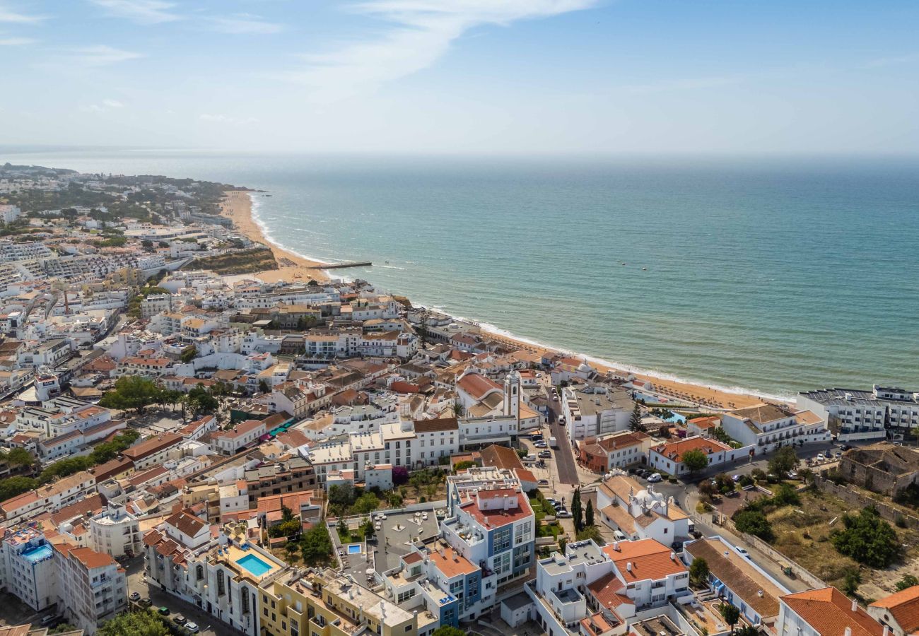 Apartamento em Albufeira - Old Town Bayview T1 w/ Pool - 350m to beach