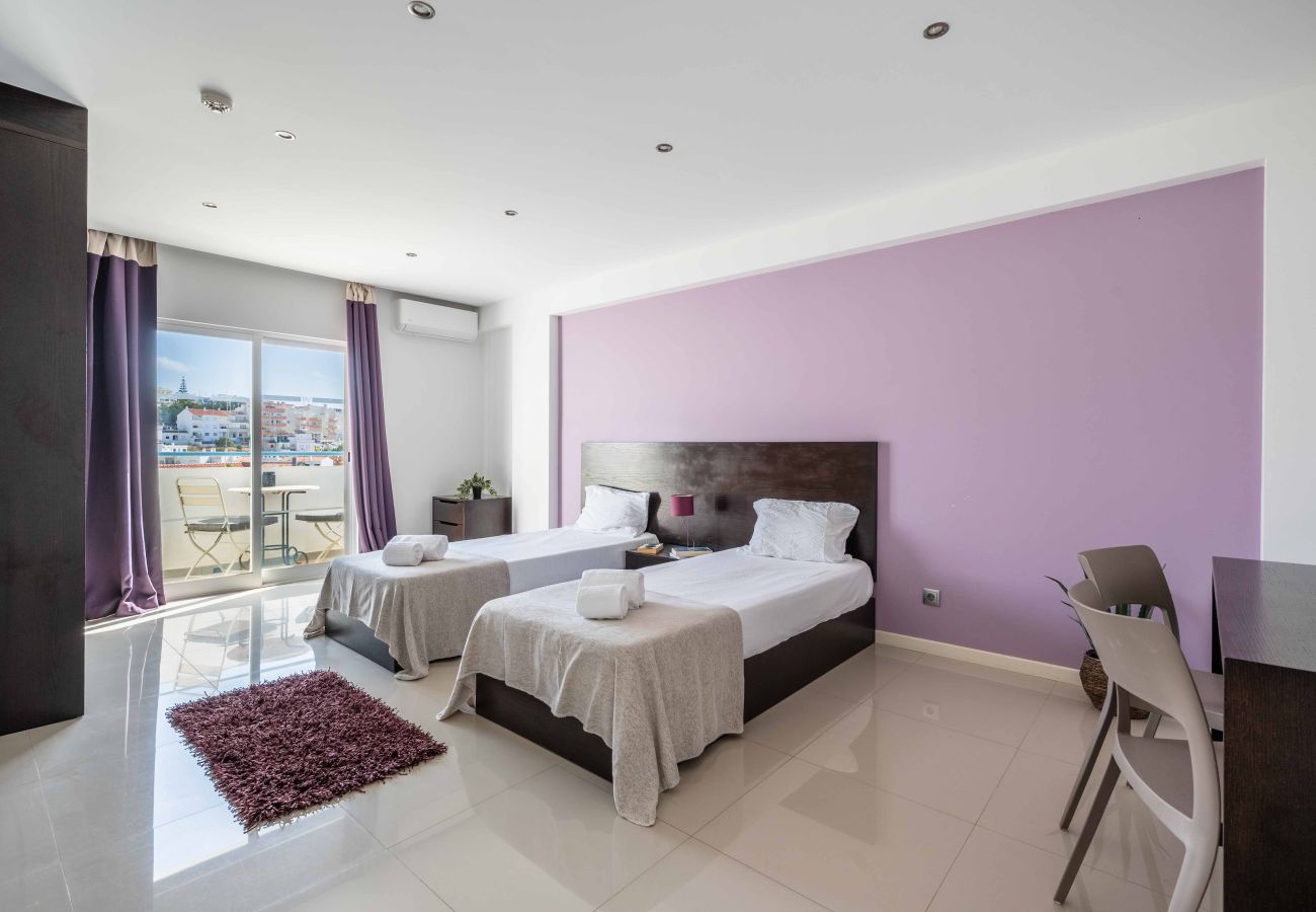Apartamento em Albufeira - Old Town Bayview T1 w/ Pool - 350m to beach