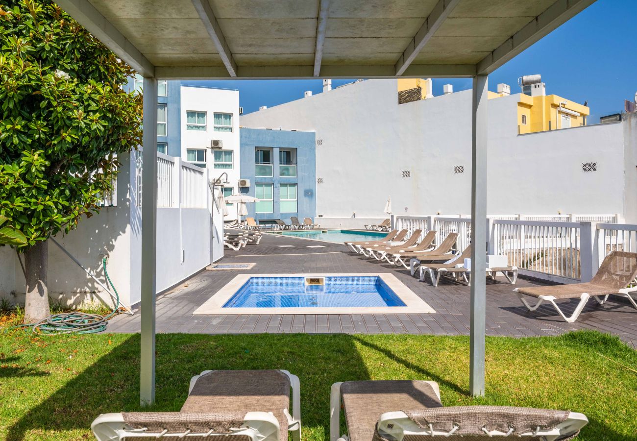 Apartamento em Albufeira - Old Town Bayview T1 w/ Pool - 350m to beach