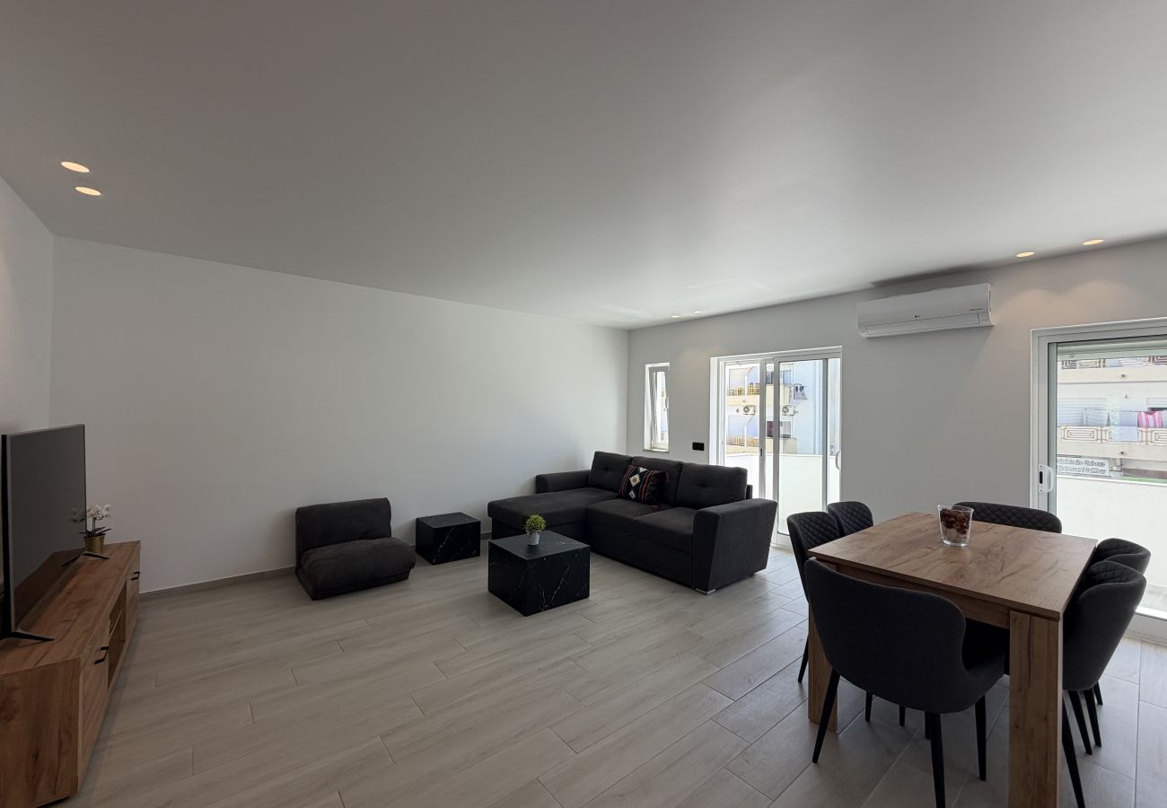 Apartamento em Albufeira - Agua Plaza T2 with Pool & AC
