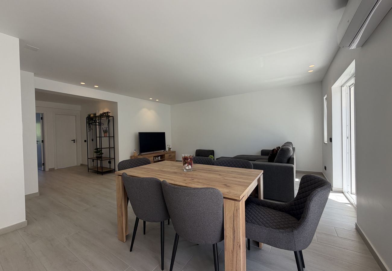 Apartamento em Albufeira - Agua Plaza T2 with Pool & AC