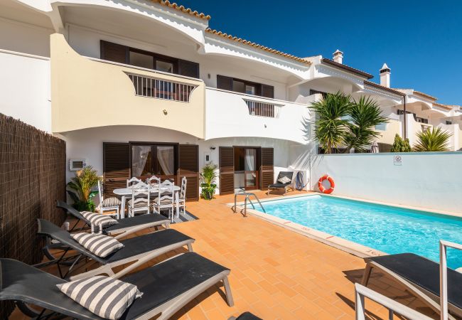 Villa in Guia - Villa Canto Ii - 500m from the Beach -Private Pool