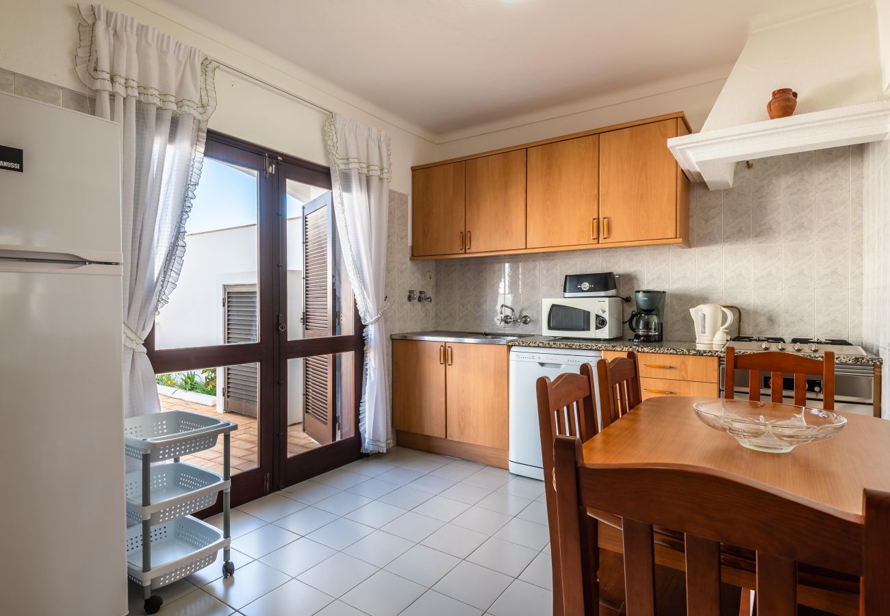 Villa in Guia - Villa Canto Ii - 500m from the Beach -Private Pool