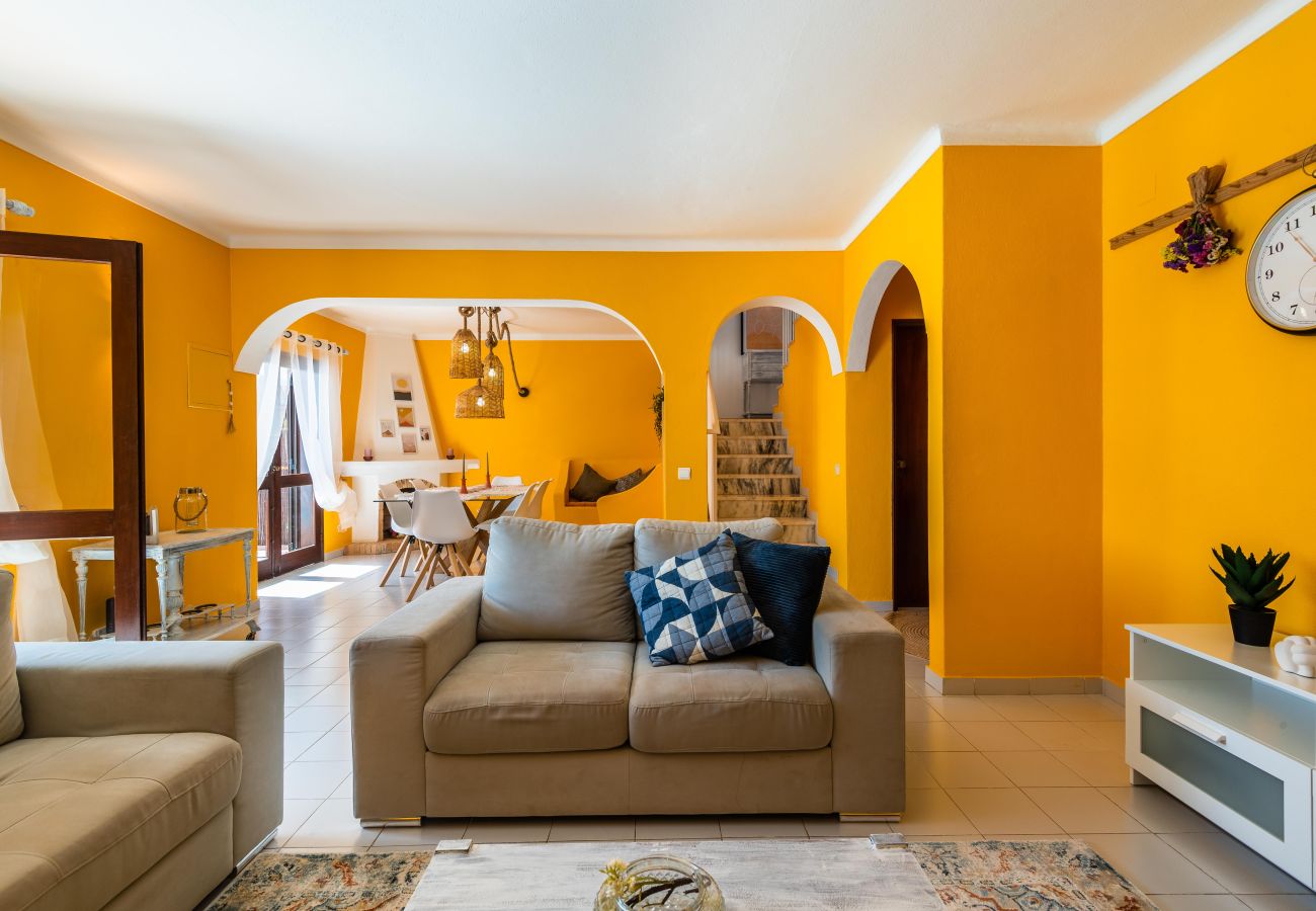 Villa in Guia - Villa Canto Ii - 500m from the Beach -Private Pool