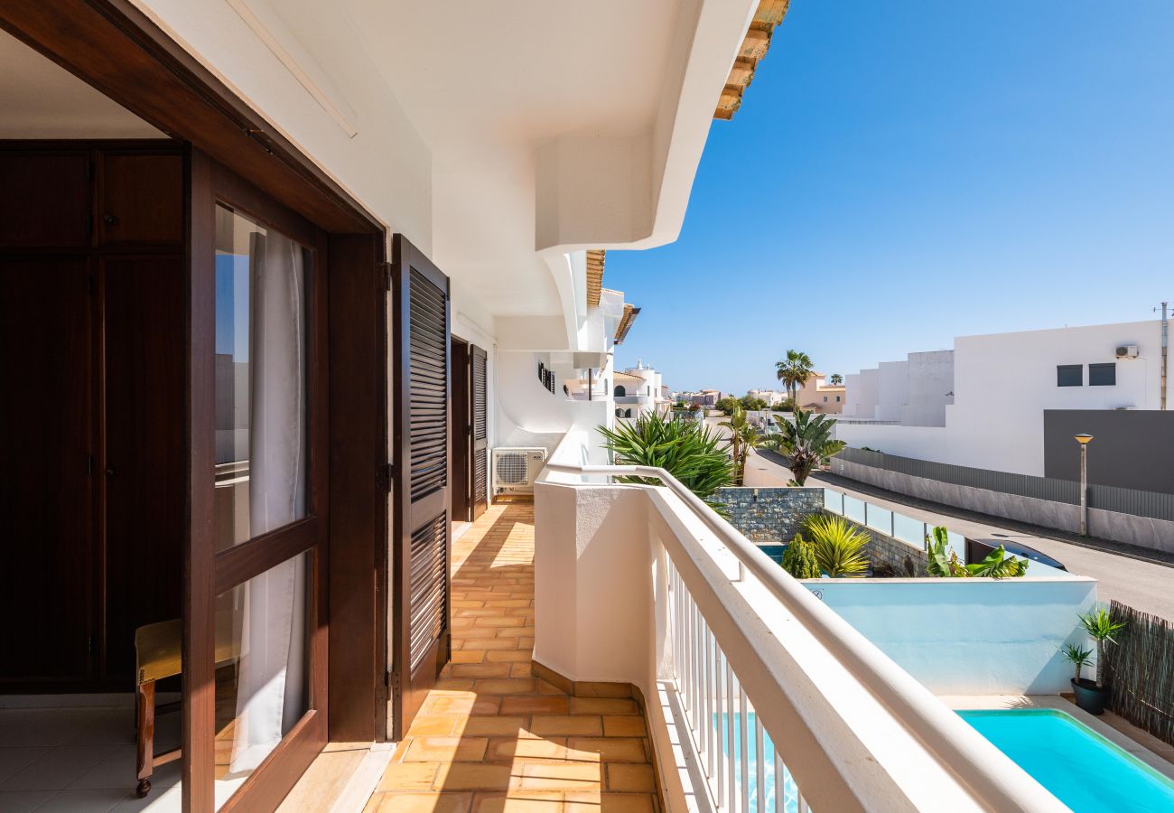 Villa in Guia - Villa Canto Ii - 500m from the Beach -Private Pool