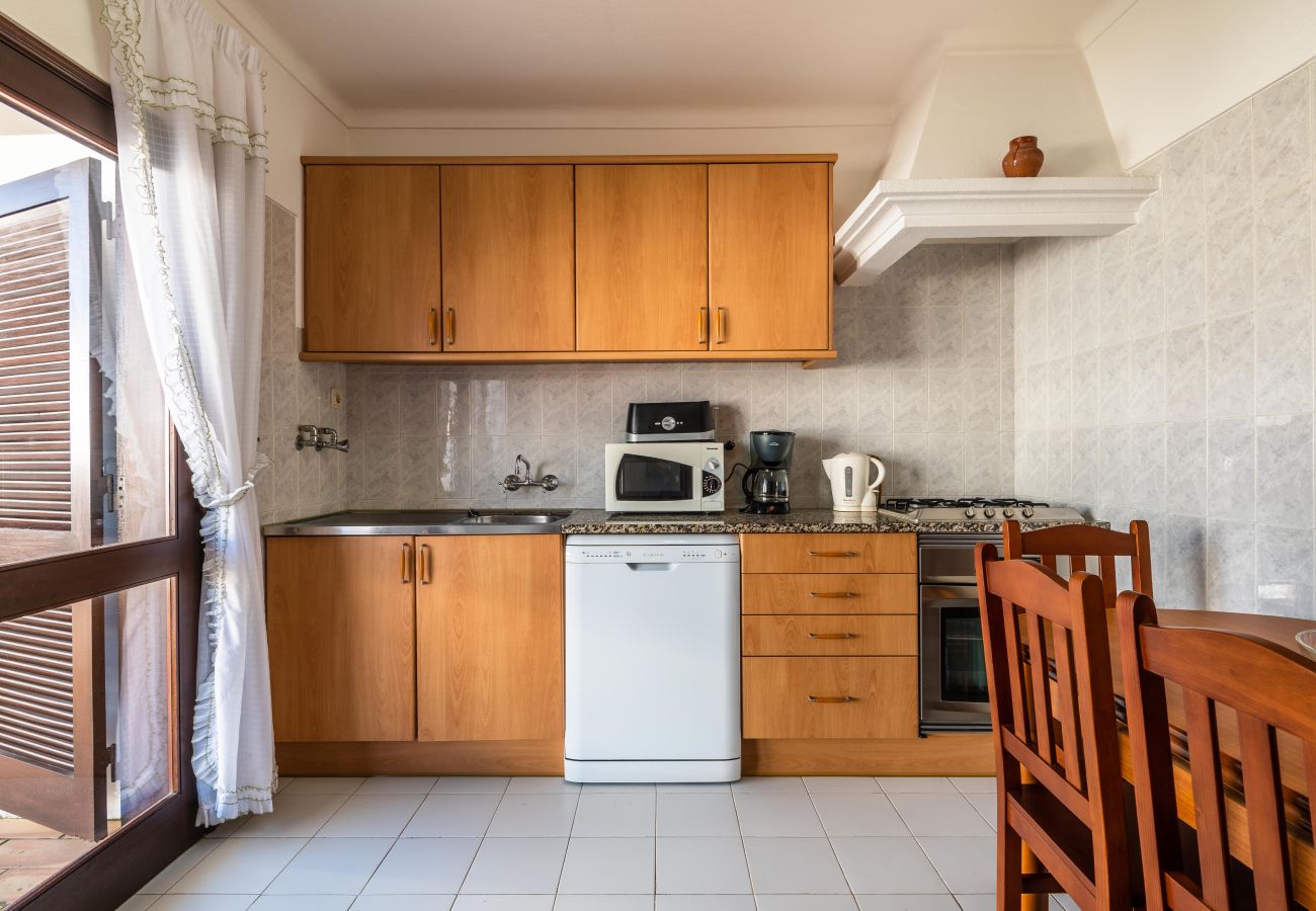 Villa in Guia - Villa Canto Ii - 500m from the Beach -Private Pool