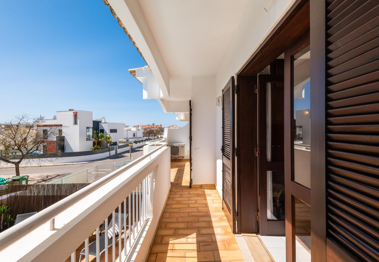 Villa in Guia - Villa Canto Ii - 500m from the Beach -Private Pool