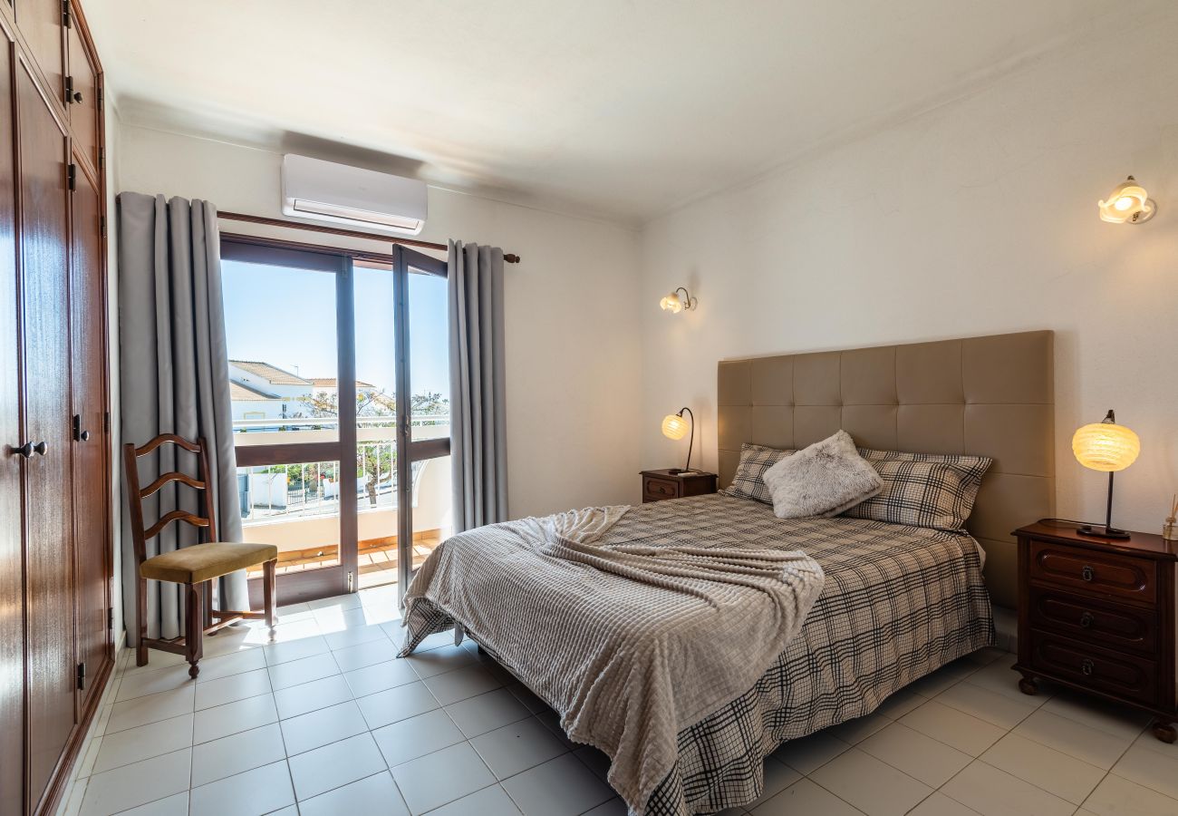 Villa in Guia - Villa Canto Ii - 500m from the Beach -Private Pool