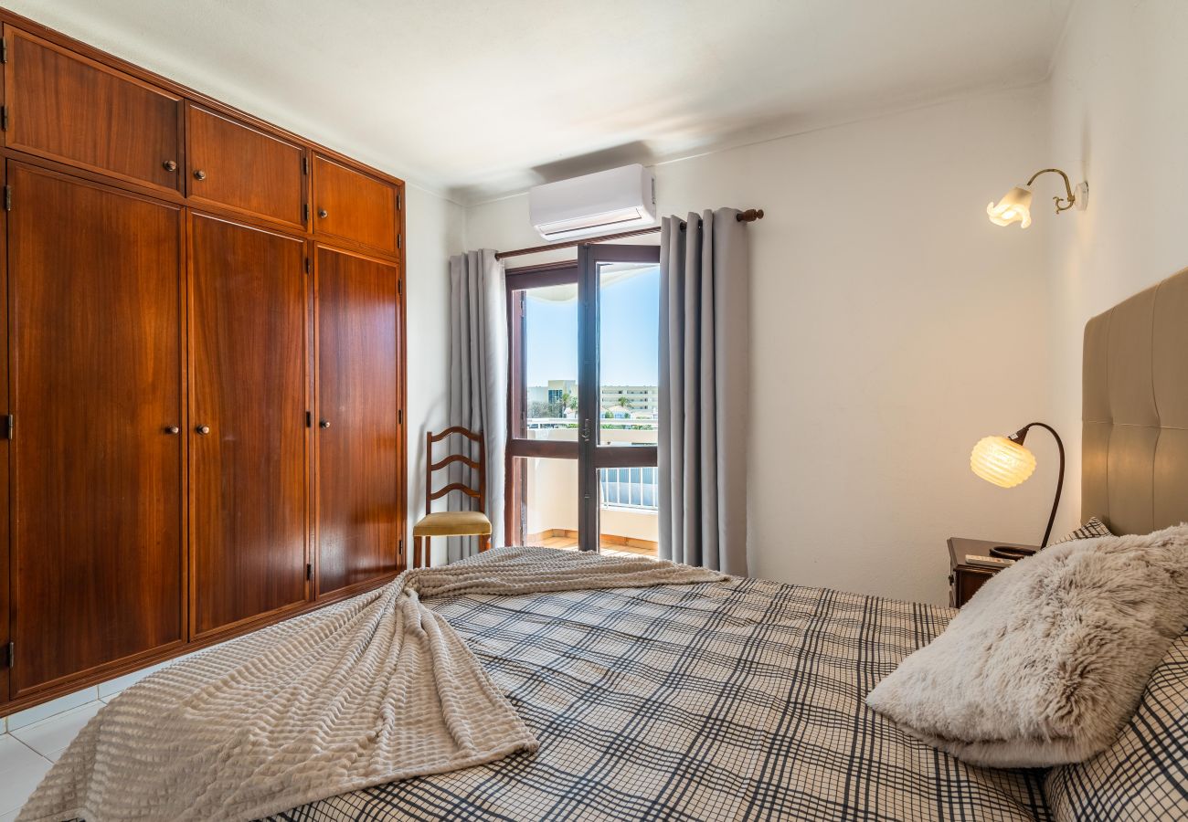 Villa in Guia - Villa Canto Ii - 500m from the Beach -Private Pool