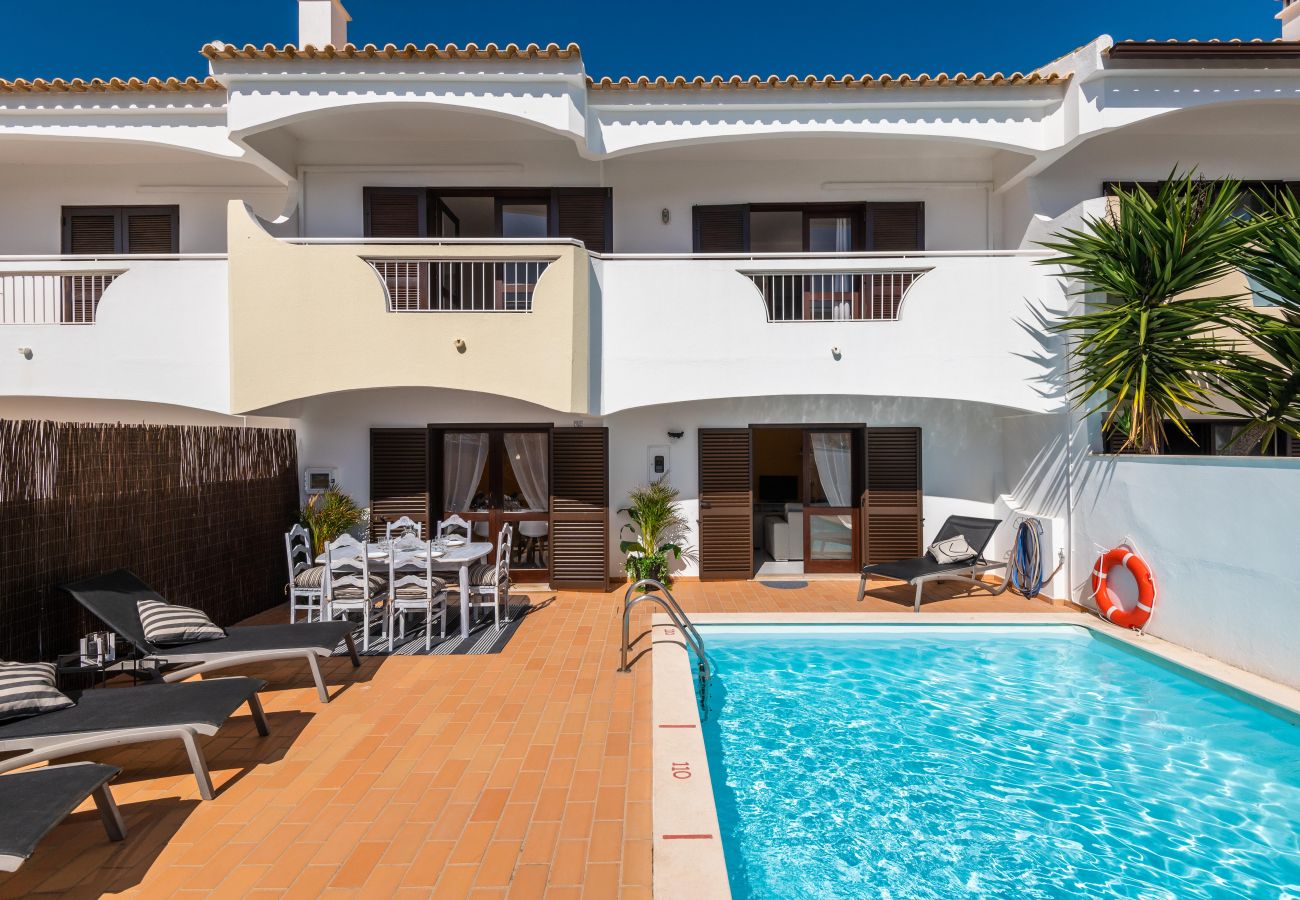 Villa in Guia - Villa Canto Ii - 500m from the Beach -Private Pool