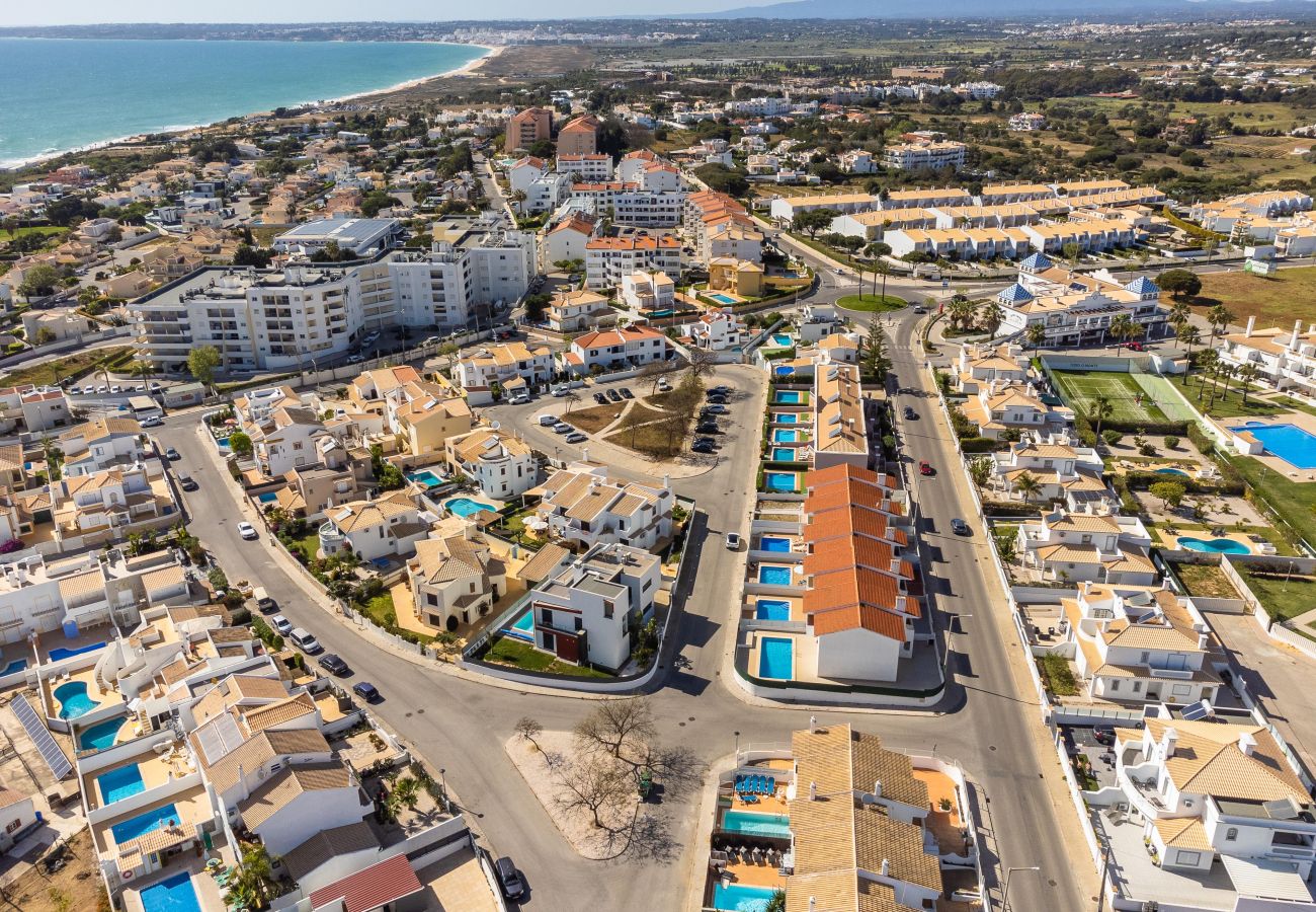 Villa in Guia - Villa Canto Ii - 500m from the Beach -Private Pool