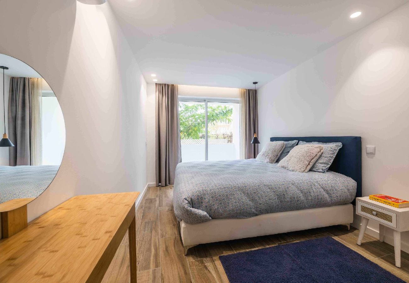 Apartment in Albufeira - Downtown Albufeira 3-Bedroom Luxury Apartment