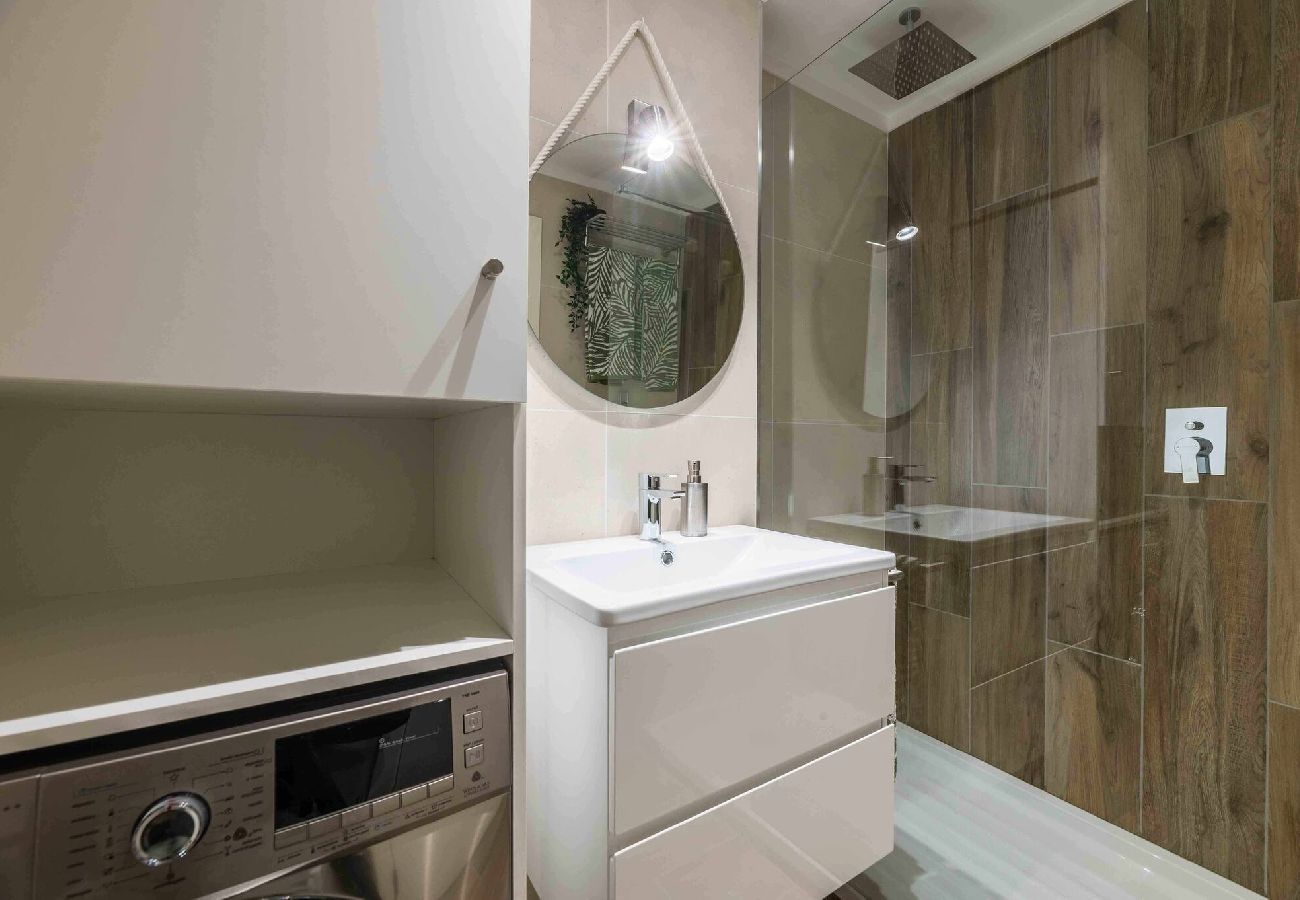 Apartment in Albufeira - Downtown Albufeira 3-Bedroom Luxury Apartment