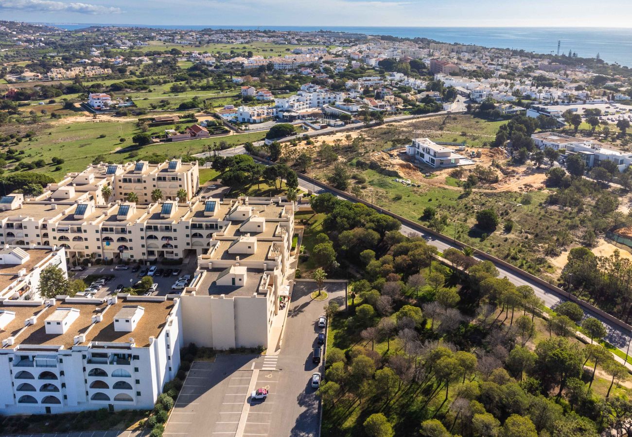 Apartment in Guia - Salgados 1 Bedroom Apartment - 500m da Praia