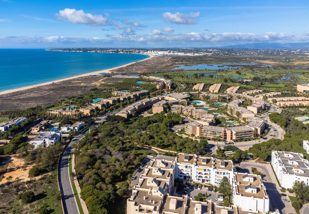 Apartment in Guia - Salgados 1 Bedroom Apartment - 500m da Praia