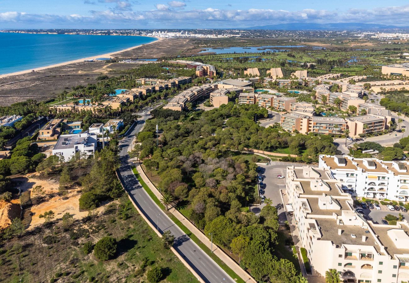 Apartment in Guia - Salgados 1 Bedroom Apartment - 500m da Praia