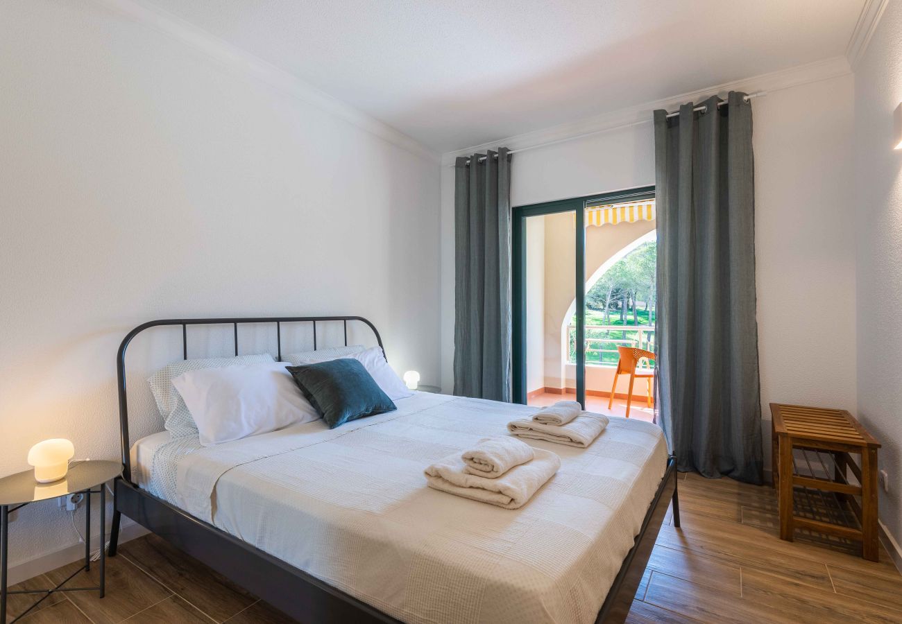 Apartment in Guia - Salgados 1 Bedroom Apartment - 500m da Praia