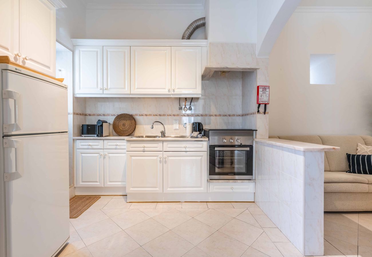 Terraced House in Albufeira - Casa da Bica T2, 250m Old Town Beach