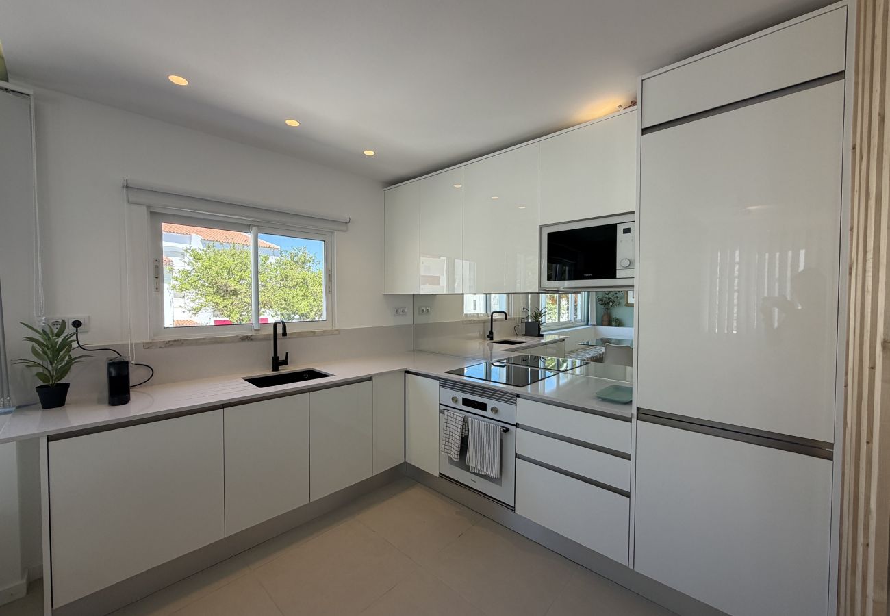 Apartment in Albufeira - Central Town 2-Bedroom Classy Apartment Albufeira
